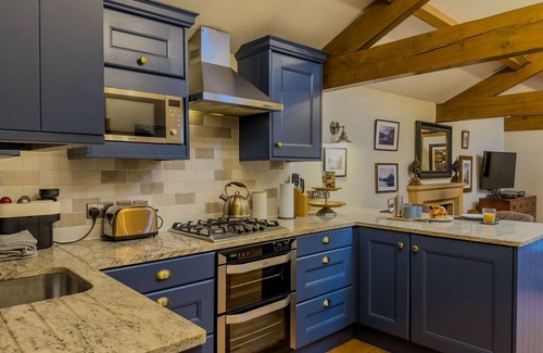 Ullswater Cottage | Luxury, romantic boathouse on the shores of Lake Ullswater, perfect for special occasions.