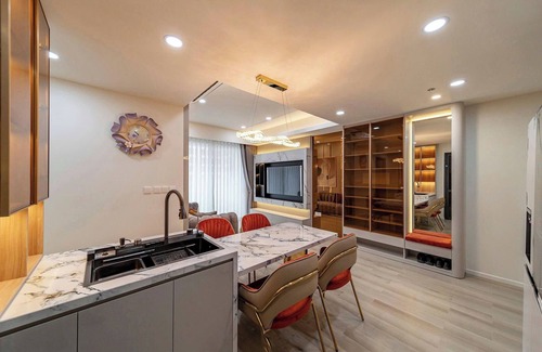 Hang Xanh Apartment | Luxury Royal Landmark 81 & Vinhomes