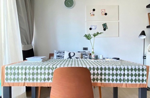 Bangkok Central Business District Condo | Luxury Studio - 180m Phrom Phong BTS and Emporium