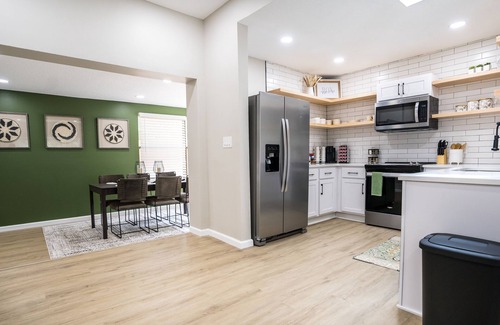 Lakewood House | Luxury San Marco Home- (Heated) Pool 3BD 2BA - Sleeps 10