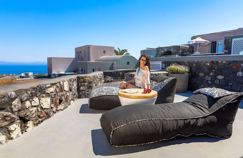 Finikia Villa | Luxury Santorini Villa | Villa Elysian Pente | Private Pool | 2 Bedrooms |.