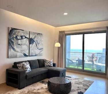 Dubai Marina Apartment | Luxury sea view apartment