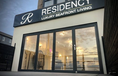 South Shore Apartment | Luxury Seafront Living for groups accommodating up-to 32 people!