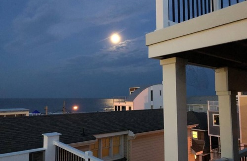 Fort Monmouth House | Luxury seaside home, ocean block, centrally located