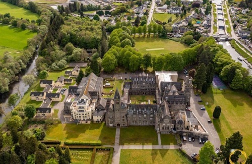 Fort Augustus Cottage | Luxury Self Catering Apartment with Swimming Pool in the Grounds of a Monastery on Loch Ness