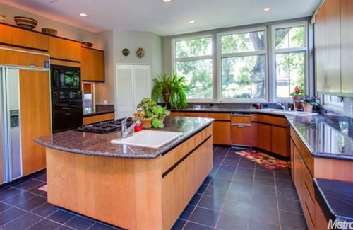 Modesto House | Luxury show case accomendation