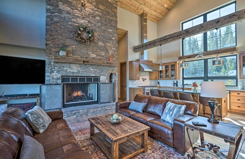 Angel Fire House | Luxury Ski-In/Out Getaway w/Hot Tub & Views!