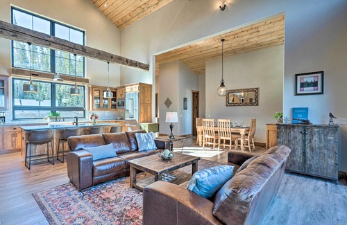 Angel Fire House | Luxury Ski-In/Out Getaway w/Hot Tub & Views!