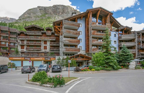 Val-d'Isere Apartment | Luxury Ski-in/Ski-out Duplex: Hammam, Jacuzzi, Fireplace, Near Slopes