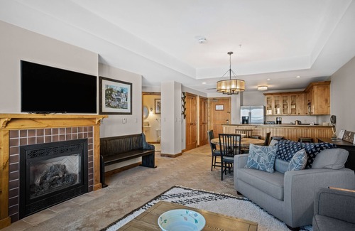 Crested Butte Condo | Luxury ski in & out condo @ resort base: views, pool, hot tub, sauna, gym