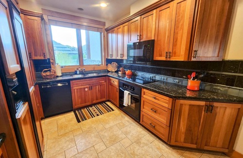 Crested Butte House | Luxury SKI IN/SKI OUT! Ski Locker, Close to West Wall Lift