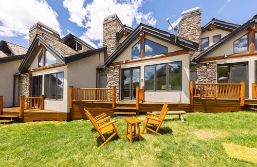 Crested Butte House | Luxury SKI IN/SKI OUT! Ski Locker, Close to West Wall Lift