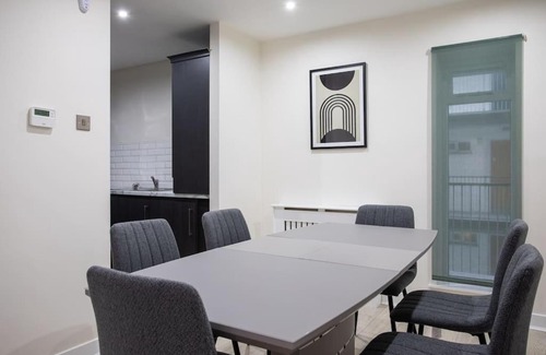 Belfast Central District Apartment | Luxury, Sleeps 6, City Centre