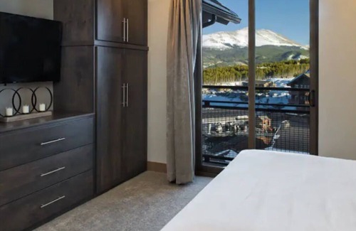 Peak 8 Resort | Luxury Slopeside Suite at Grand Colorado on Peak 8