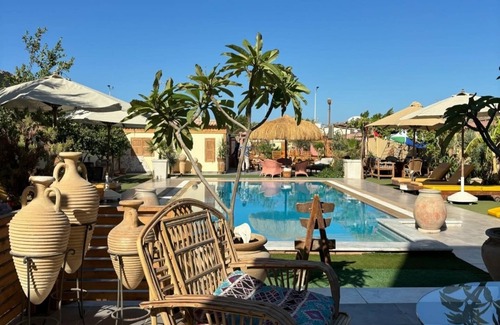 Al Ahyaa Apartment | Luxury spacious rooftop apartment with private rooftop terrace and sea view.