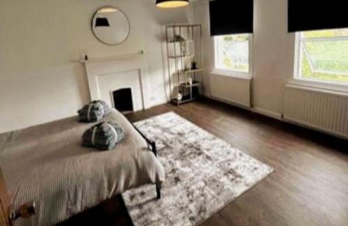 Selhurst Apartment | Luxury, Spacious 1 Bedroom Flat