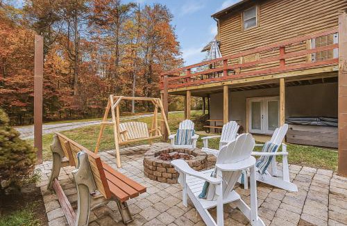 Logan House | Luxury Spacious Cabin Hot Tub, Theater, 5 Acres in Hocking Hills
