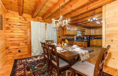 Logan Cabin | Luxury Spacious Cabin: Hot Tub, Theater, 5 Acres in Hocking Hills