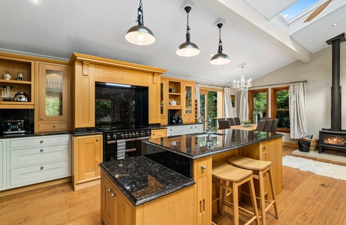 Arrowtown House | Luxury spacious cottage in prime location