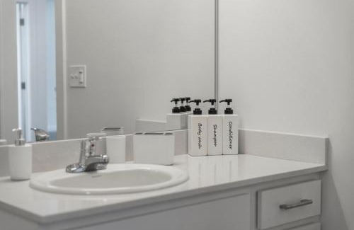 Maple Heights House | Luxury Stay Near Cleveland Clinic Attractions
