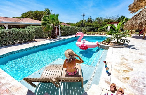 Sint Willibrordus Apartment | Luxury Studio, Oasis of Peace, Centrally Located Close to Most Beautiful Beaches