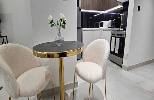 Al Barsha 1 Apartment | Luxury Studio in Jumeirah Village Circle