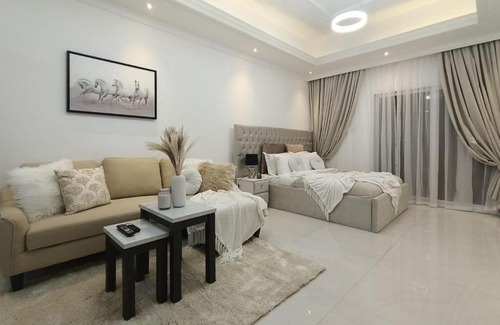 Al Barsha Apartment | Luxury Studio with Pool, Gym & Sauna