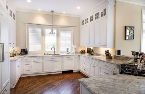 Sea Pines House | Luxury, Stunning 6 Bedroom Home with Saltwater Pool on the Beach