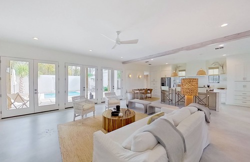 Arp House | Luxury stunner with private pool, cabana, chef's kitchen, & AC - dog-friendly