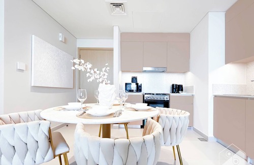 Dubai Apartment | Luxury & Style at Dubai Creek 1B with balcony