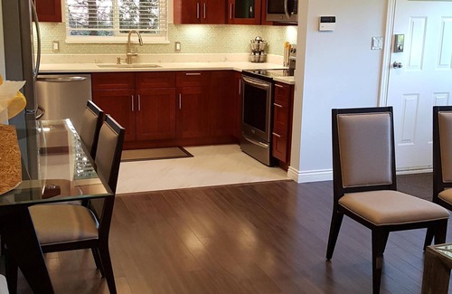 Caulfeild Apartment | Luxury Suite near downtown Vancouver and Horseshoe Bay Ferries.