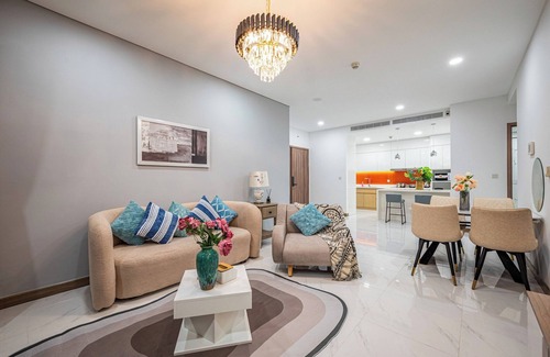 Hang Xanh Apartment | Luxury Sunwah Apartment near Landmark 81 - City View