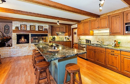 South Lake Tahoe House | Luxury Swimming Pool Estate on Golf Course