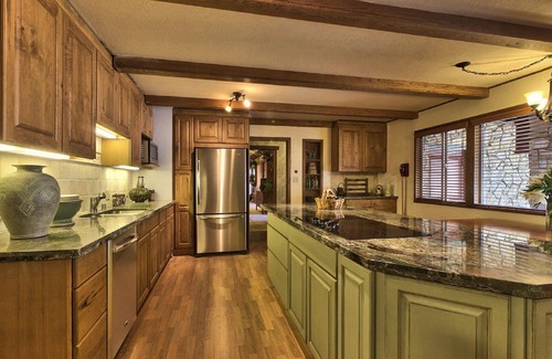 South Lake Tahoe House | Luxury Swimming Pool Estate on Golf Course
