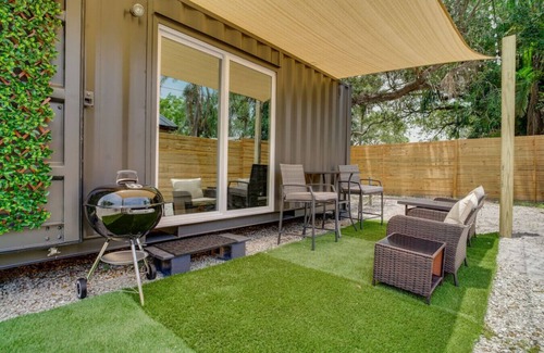 Vero Beach Apartment | Luxury Tiny Container Home |2mi to Beach| Private