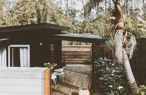 Cardiff Bed & Breakfast | Luxury Tiny home, Outdoor bath, Infrared Sauna, Fire pit