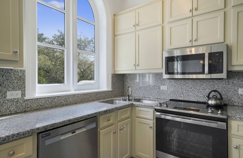 Seaside Cottage | Luxury Townhome w/Rooftop Deck & Gulf Views in Seaside, 2 Adult Bikes!