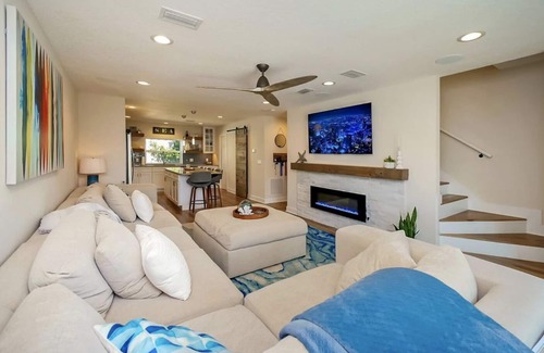 Jacksonville Beach House | Luxury Townhome Steps from Beach