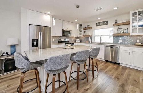 Jacksonville Beach House | Luxury Townhome Steps from Beach
