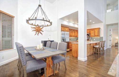 Ketchum House | Luxury Townhome located in West Ketchum. Short walk to Ski Lifts and town!