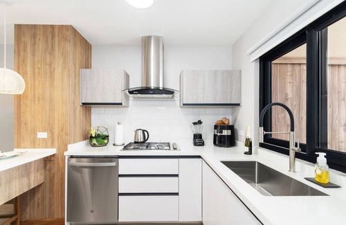 Bakval House | Luxury Townhouse 5-Min Walk to Ritz & Palm Beach at Porta Al Sole 17 by Bocobay