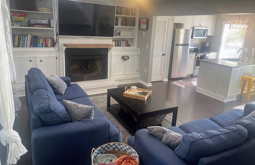 Mount Pleasant House | Luxury Townhouse near Downtown and Beaches with Hot Tub