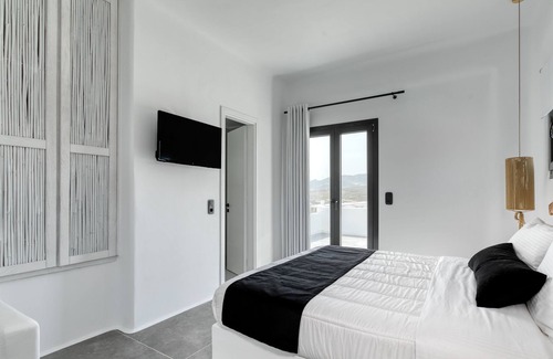 Ftelia House | Luxury, Tranquility, Space and Calmness. The Key Location Makes it a Top Choice