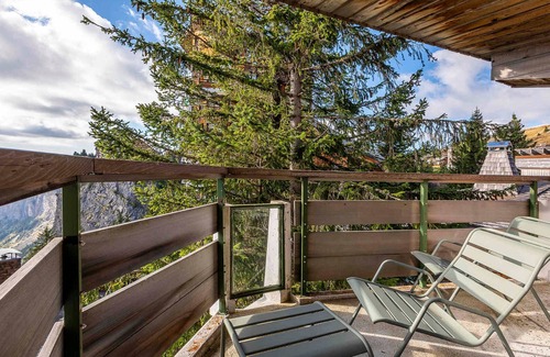 Avoriaz House | Luxury Triplex for 12 in Avoriaz with Ski-In/Ski-Out Access and Daily Breakfast