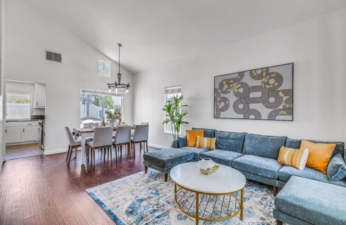 Riverside House | Luxury Tropical Modern Villa Pool Jacuzzi Game Room