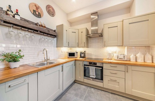 Stow-on-the-Wold Cottage | Luxury two bedroom Cotswold holiday home in Stow-on-the-Wold - The Chapel