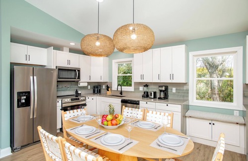 Emerald Isle House | Luxury Upper Duplex – All New