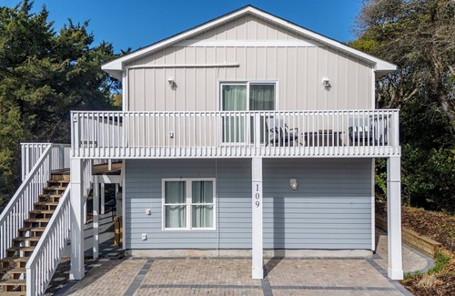 Emerald Isle House | Luxury Upper Duplex – All New