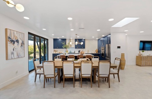 Tucson House | Luxury Upscale Modern home located in the Catalina Foothills. Sleeps 16