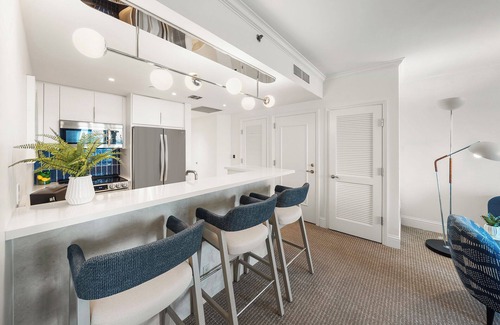 Mid Beach Condo | Luxury Vacation Rentals at Fontainebleau Miami Beach by LRMB